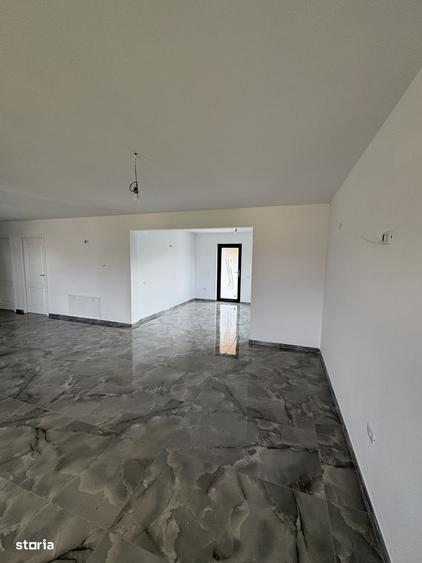 Casă cu 3 camere cu Teren 600 Mp în Cordun