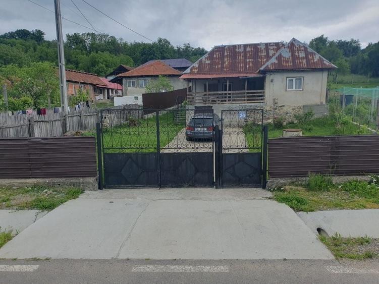 Casă cu 3 camere în Bala