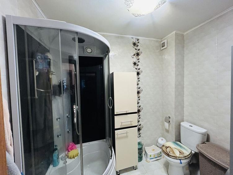Apartament cu 3 camere semidecomandat în Șelimbăr