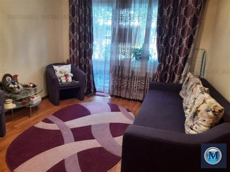 Apartament cu 3 camere semidecomandat în Cina