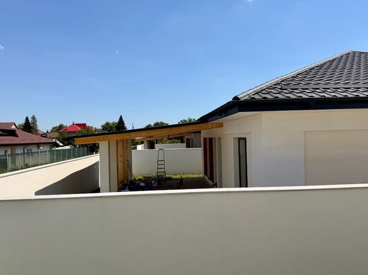 Casă individuală cu 4 camere cu Teren 400 Mp în Central