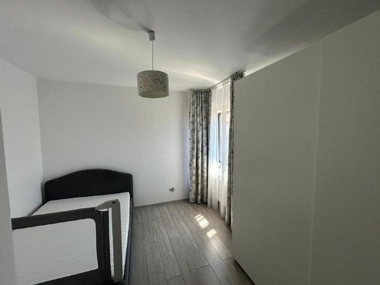 Duplex cu 6 camere cu Canalizare în Domnești