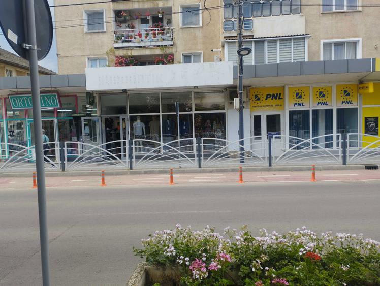 Spațiu comercial, de 65 mp, în Moinești