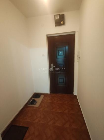 Apartament cu 2 camere semidecomandat, mobilat în Rahova