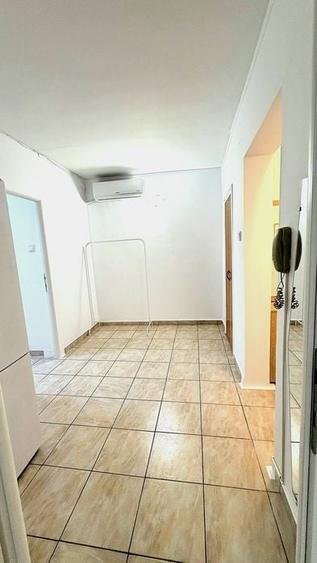 Apartament cu 2 camere semidecomandat, mobilat în Apărătorii Patriei