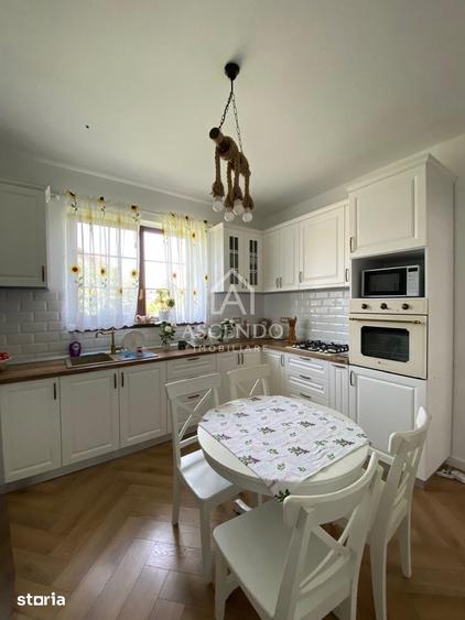 Casă cu 4 camere cu Teren 600 Mp în Corbeanca