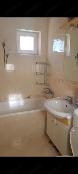 Apartament cu 3 camere semidecomandat în Bosanci