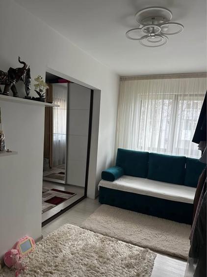 Apartament cu 2 camere, etaj 1/4, zona Podu Ros - 2