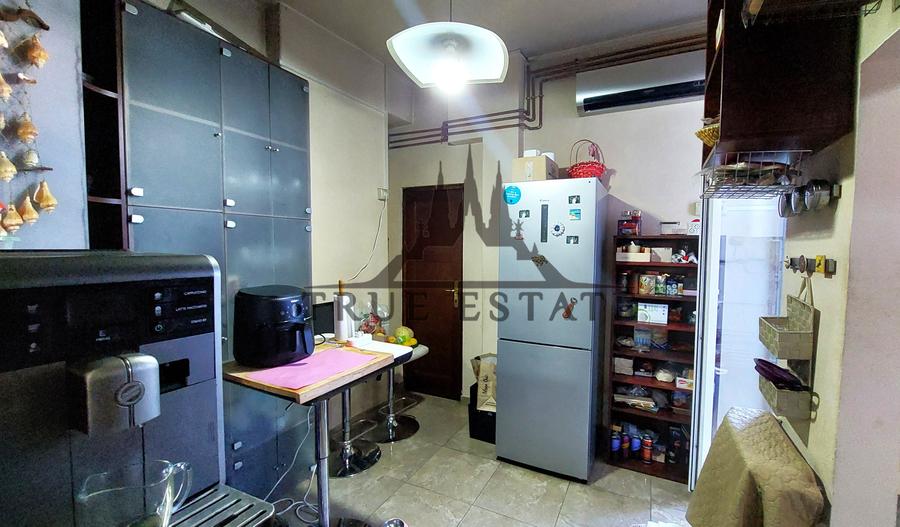 Apartament cu 6 camere + 2 boxe, în zona Eminescu - 12