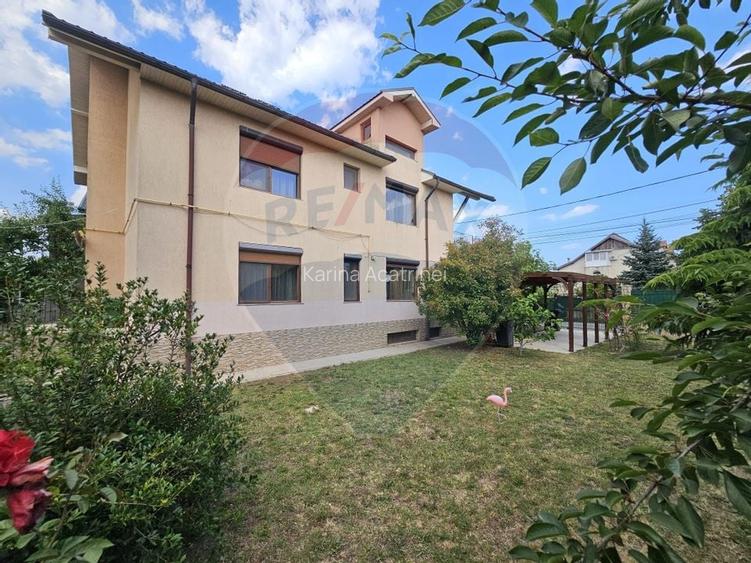 Vila cu 5 camere de vanzare Central Mangalia Constanta