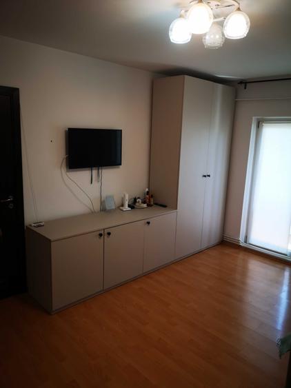 Inchiriez apartament 2 camere semidecomandat! - 2