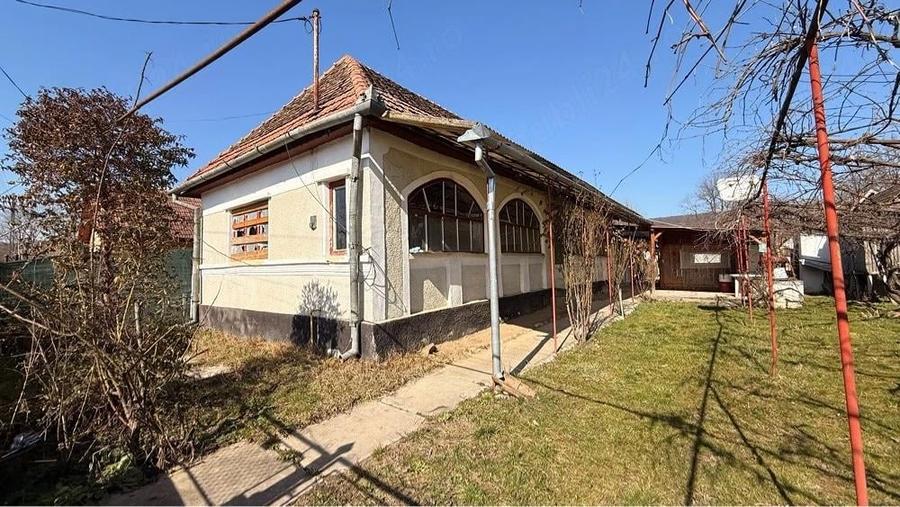vand casa la ?ara - 1