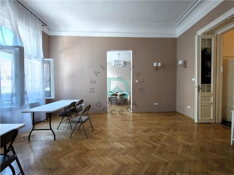 Apartament cu 3 camere decomandat în Centrul Istoric