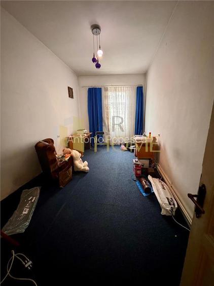 Inchiriere casa 4 camere plus dependinte in Ploiesti, zona ultracentrala