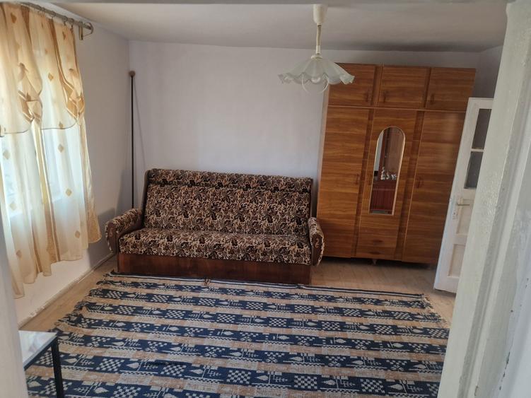 Casa si teren in orasul Harlau - 8