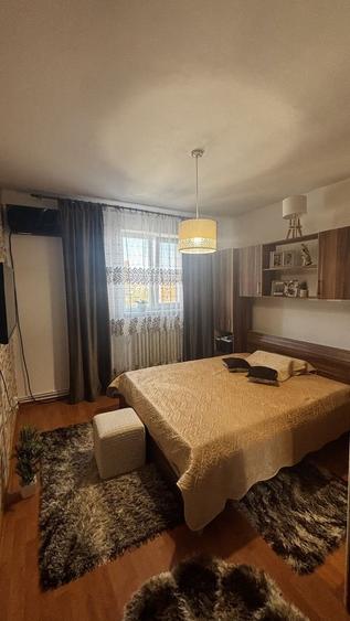 Apartament cu 2 camere semidecomandat, mobilat în Cetate