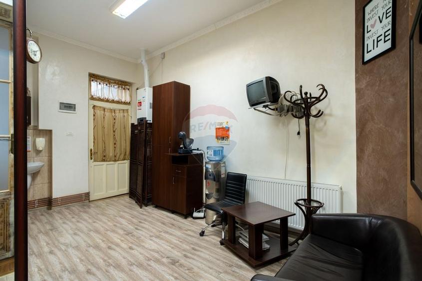Apartament cu 2 camere de vânzare în zona Teatrului de Stat - 6
