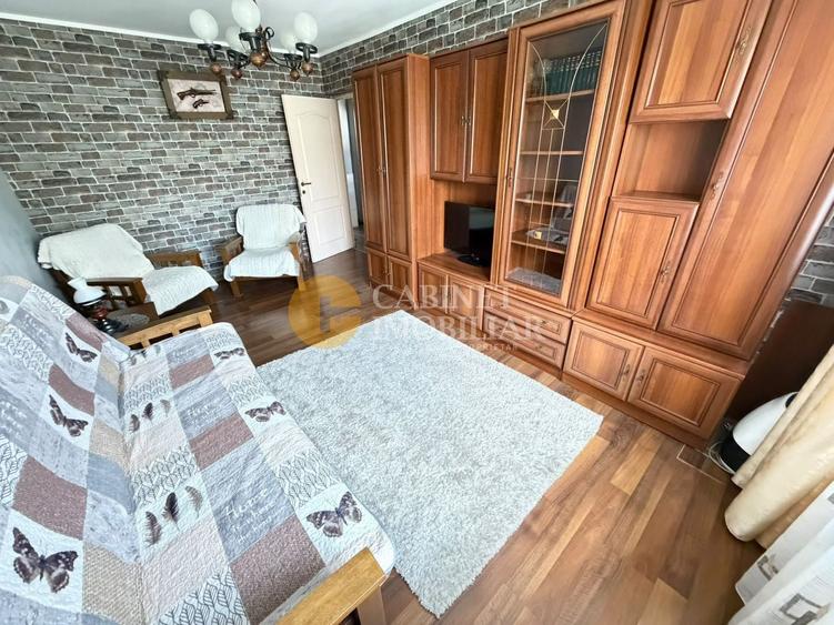 Apartament cu 3 camere decomandat, mobilat în Alexandru cel Bun