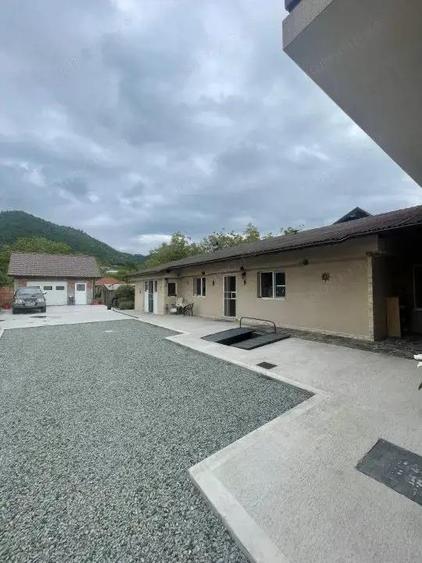 Duplex de vanzare, cu 8 camere, 300 mp, zona centrala - 13