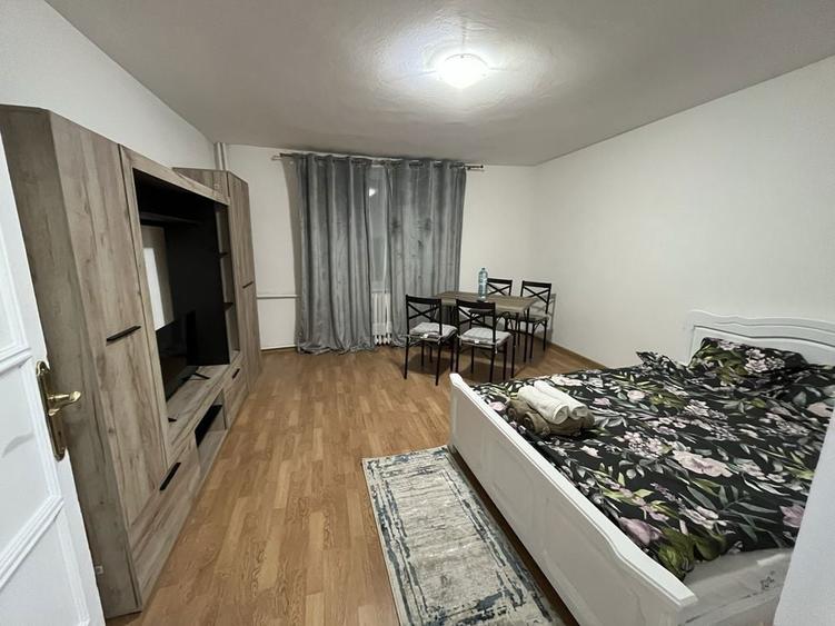Inchiriez garsoniera in regim hotelier - 1
