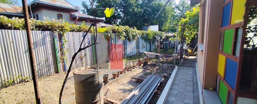 Casa de vanzare + teren in zona Jiului (Bucurestii Noi)