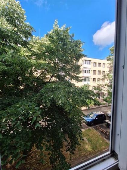 Apartament cu 3 camere semidecomandat în Dacia