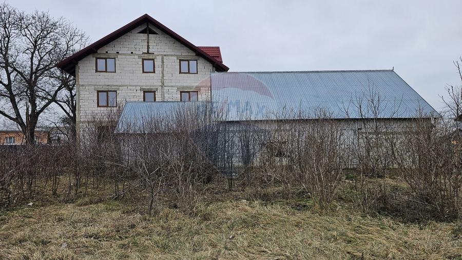 Casa / Vila cu 12 camere, teren intravilan de 2869mp in Siminicea, SV - 28