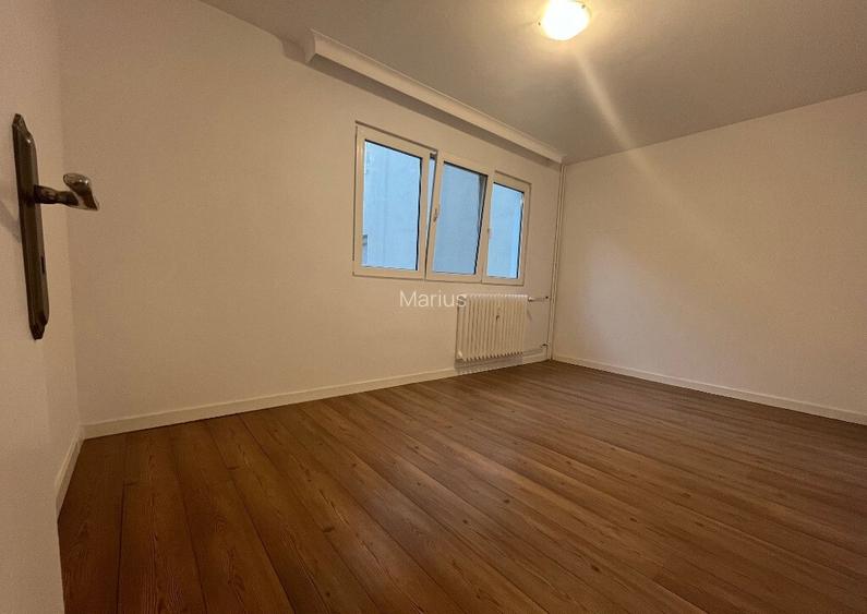 Proprietar, vand apartament 3 camere, zona Grand Arena Sector 4 Proprietar, vand apartament 3 camere, zona Grand Arena Sector 4