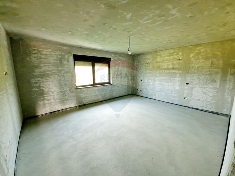 Casă spațioasă S+P+1E+M și teren generos 1664 mp - 19