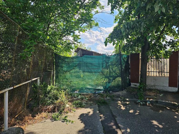 Particular vand teren unic cu casa pe malul lacului - 4