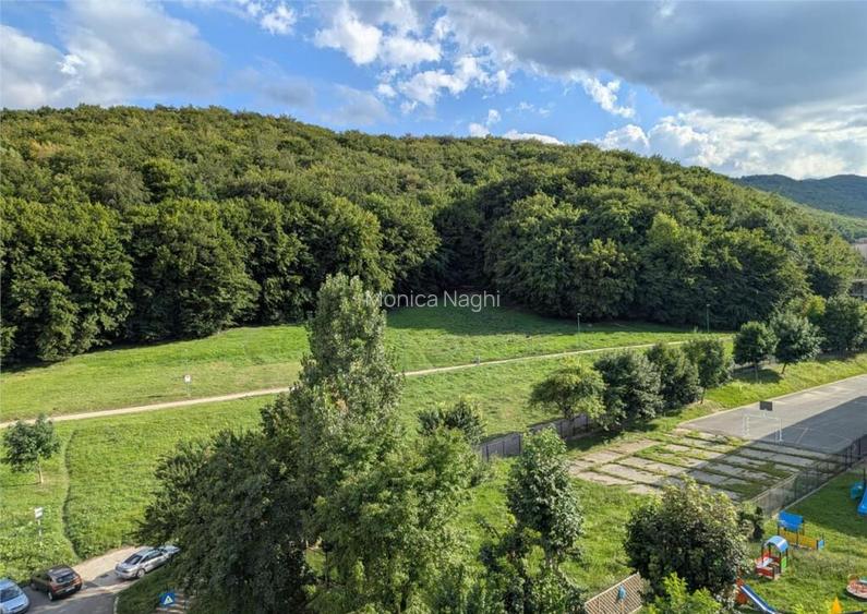 Apartament cochet, doua camere, structura decomandata, priv