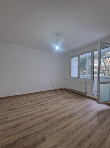 Brancoveanu - Apartament 3 camere - 2 gr sanitare - et 1 -  renovat - decomandat - 1