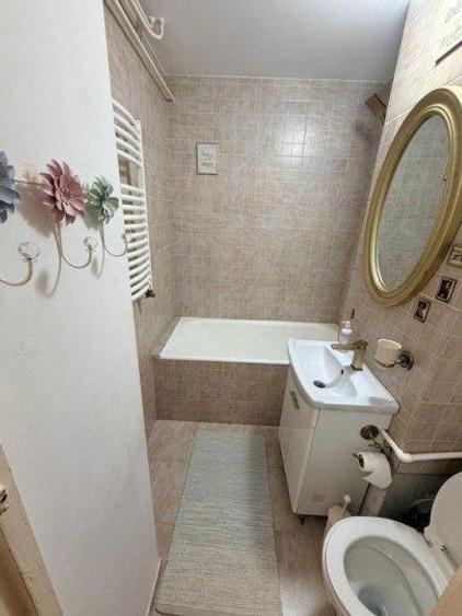 Apartament cu 2 camere semidecomandat, mobilat în Tei