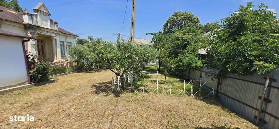 Casa cu 5 camere, curte ?i pivni?a, 35000 EUR - 2