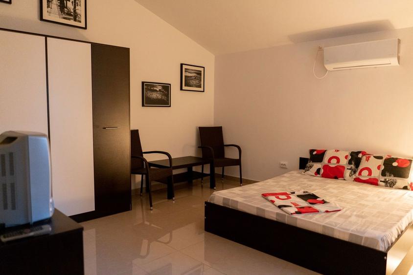 Inchiriez Camera in Vila zona Capitol - 1