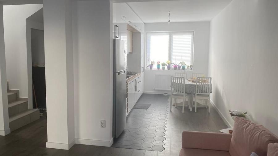 Duplex cu 4 camere cu Canalizare în Nord-Est