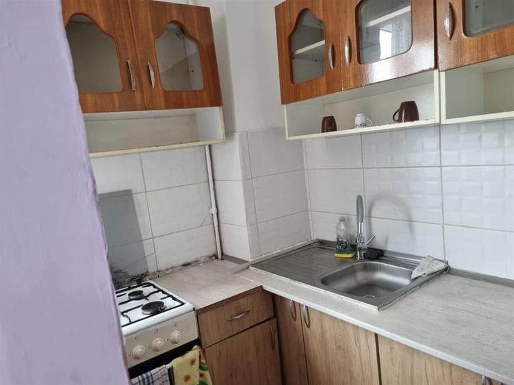 Garsoniera decomandata de inchiriat - 11