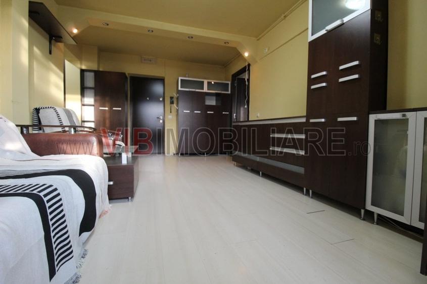 Unirii - Mircea Voda -2 camere - vedere bulevard - boxa + loc de parcare - 4