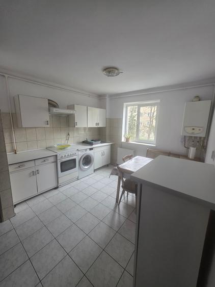 Inchiriez apartament 2 camere - 1