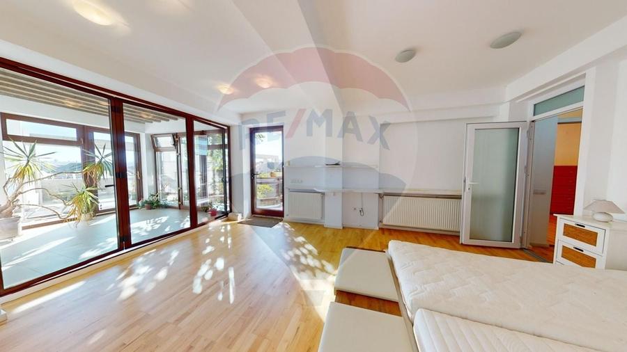 Apartament  la vila, cu 5 camere de vânzare în zona Turnisor - 16