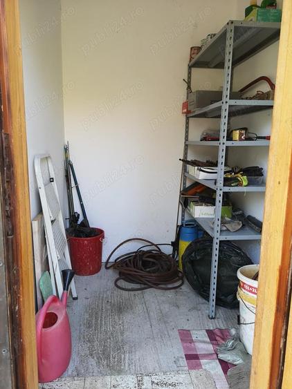 Vand casa vacanta lemn la Otvesti - 8