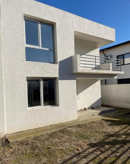 Casa situata in zona Mamaia Sat - 3