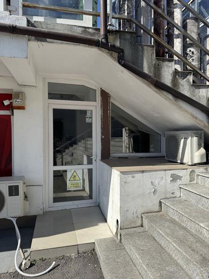 De inchiriat spatiu comercial in piata centrala din Tg jiu parter 32mp - 5