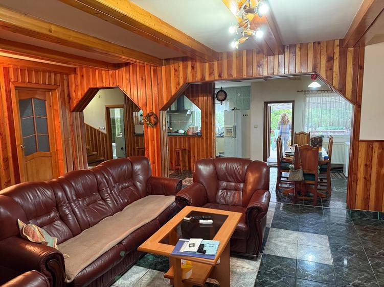 VANZARE CASA TIP PENSIUNE - 3