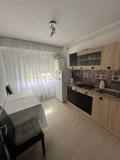 Ofer spre inchiriere apartament cu 2 camere - 2