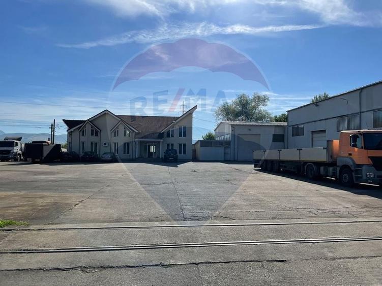 Spatiu industrial 1944mp hala,650mp birouri, platforma betonata 11000m - 23