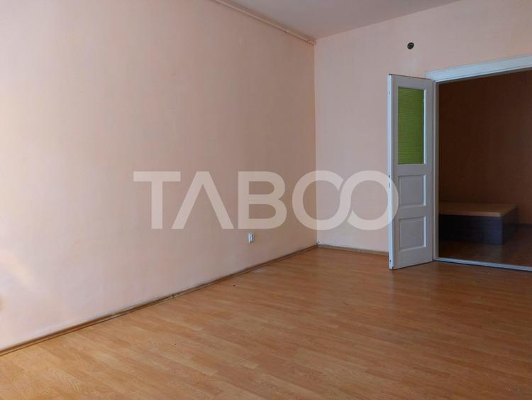 Apartament la casa 52 mp 2 camere terasa pivnita central Cisnadie - 7