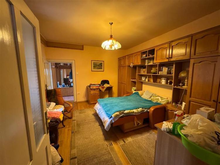 Casa independenta , vintage de vanzare , 300 mp cu teren de 1493 mp Sancrariul d - 7