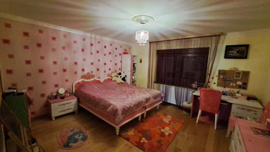 VILA INDIVIDUALA SUPERBA - CU TEREN GENEROS - AMPLASAMENT IDEAL - 51