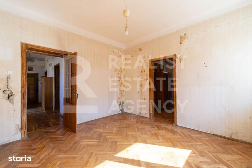 Vanzare, Vila, 7 camere, zona Parcul Carol - 1